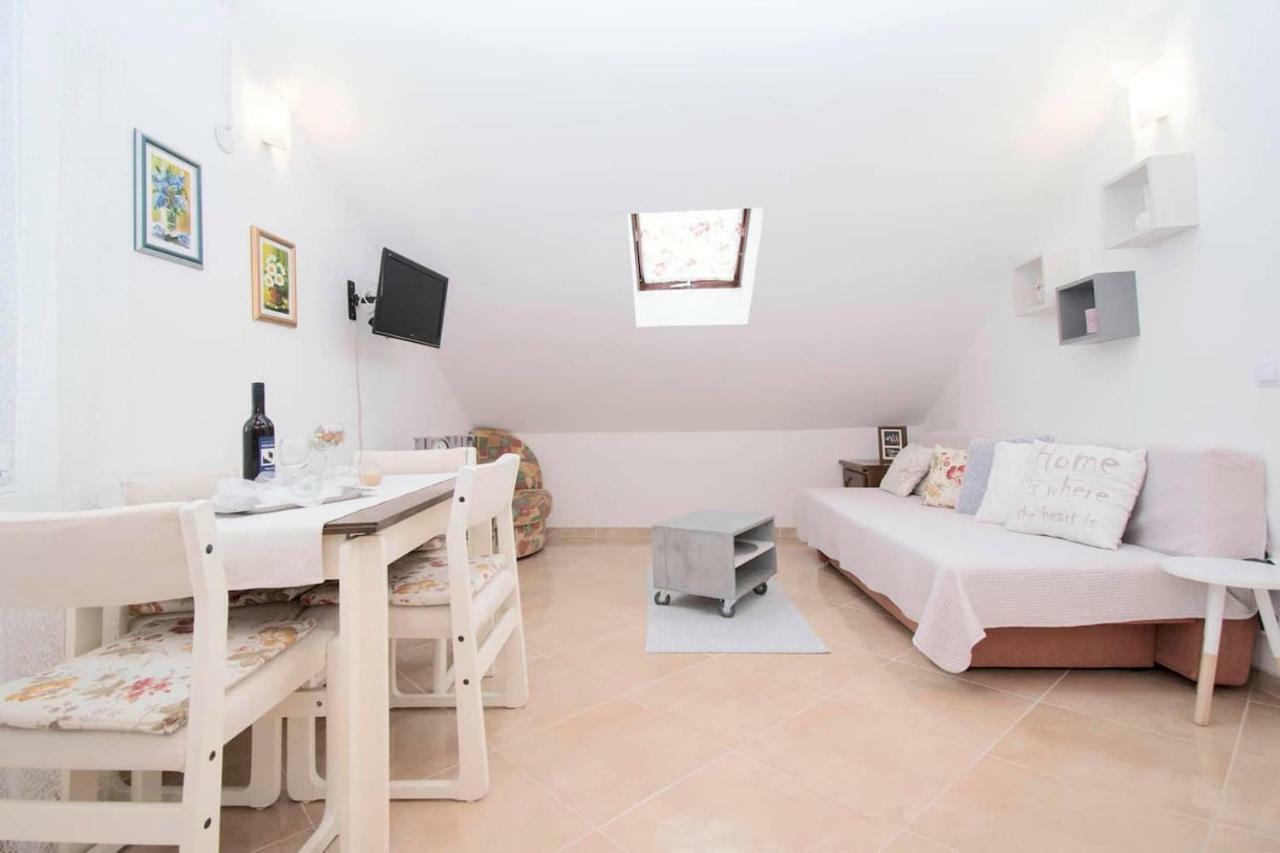 Lägenhet Apartman Miletic *
